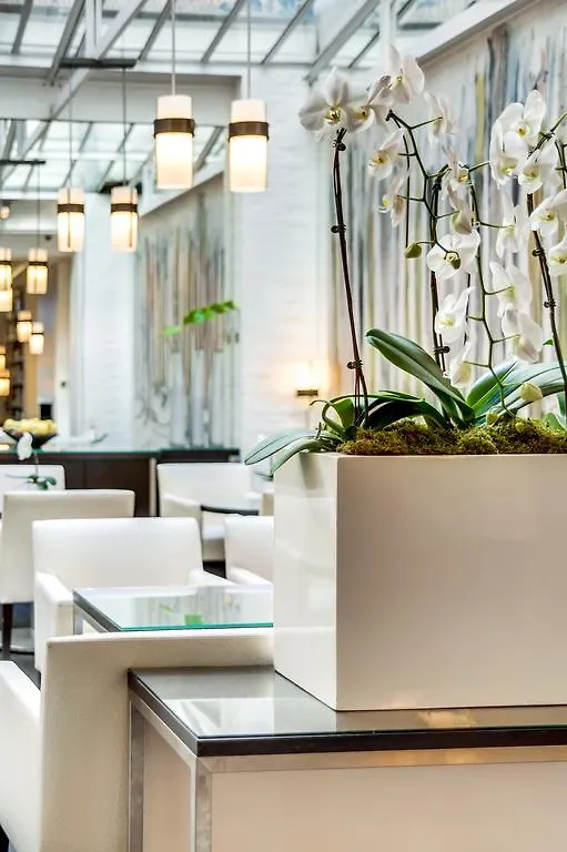 Le A Hotel 4*