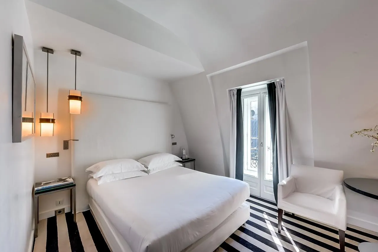 Le A 4* Paris