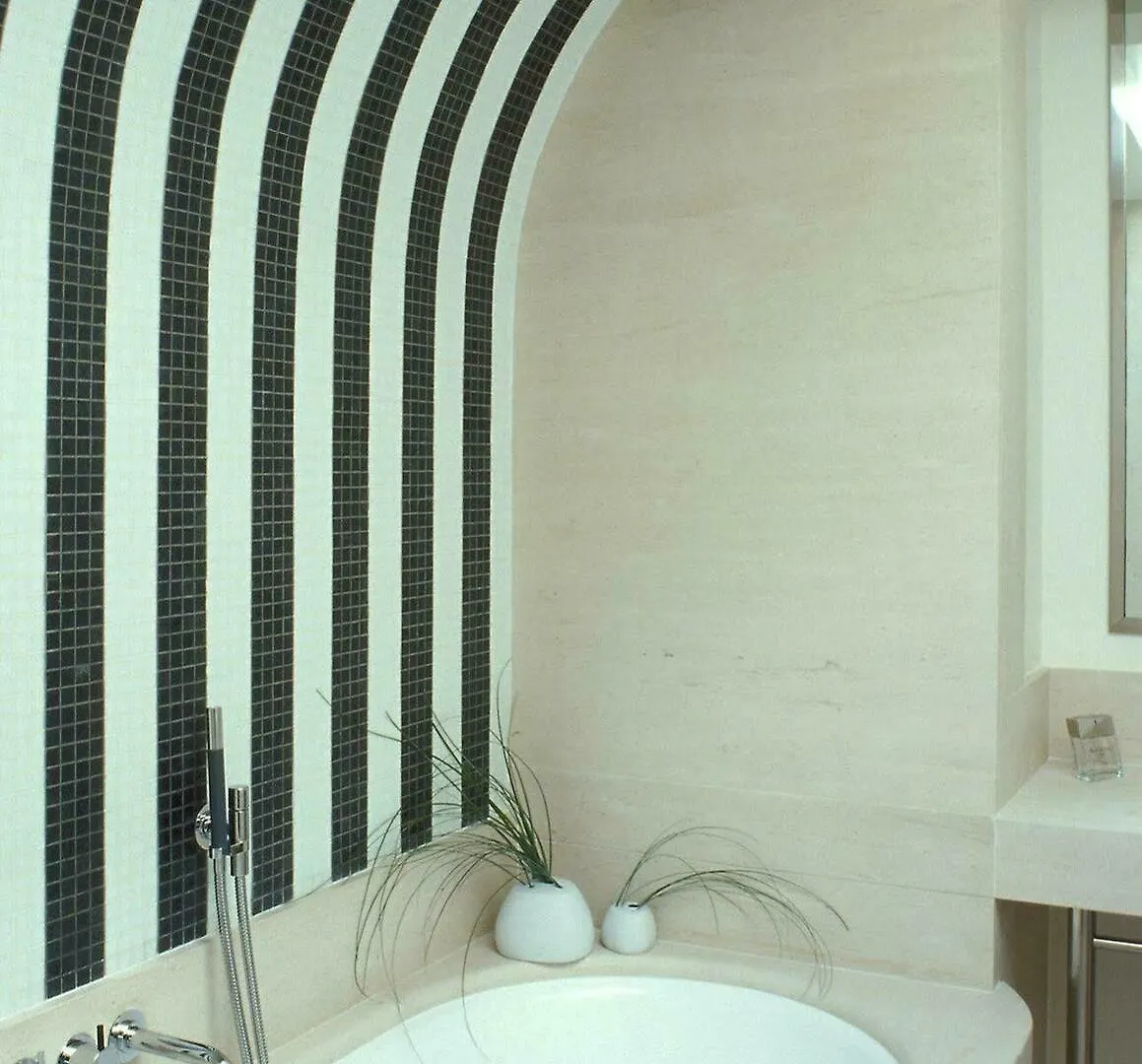 Hotel Le A